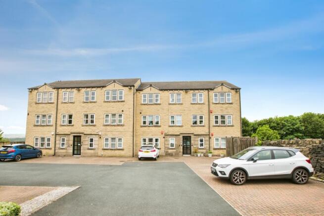3 bed Apartment for sale Image 12