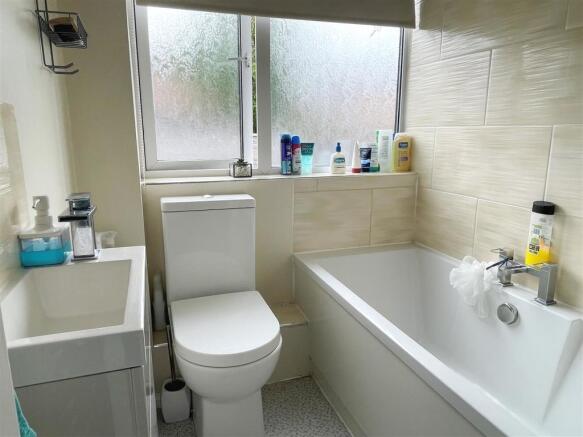 Bathroom 1.JPG