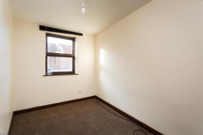 2 bed Flat to rent Image 4