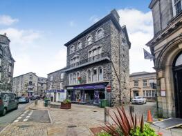 1, Central Buildings, High Street, Dolgellau LL40 1PS