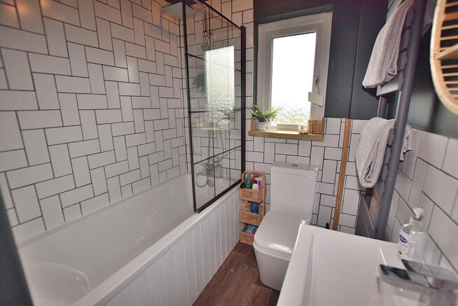 3 bed Semi-Detached for sale Image 12