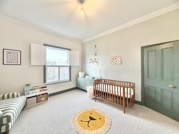 6 bed Semi-Detached for sale Image 12