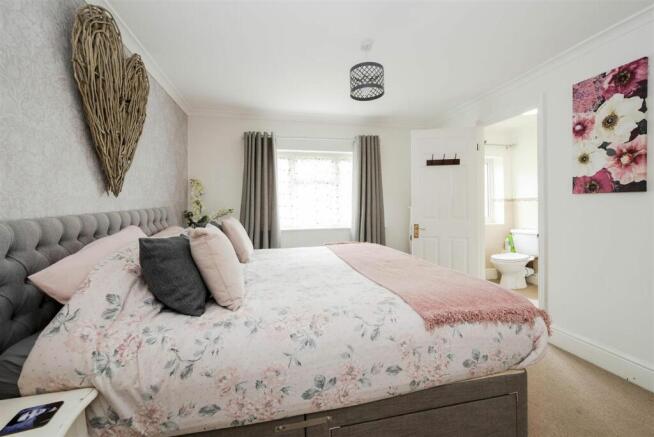Bedroom 1 - View 3