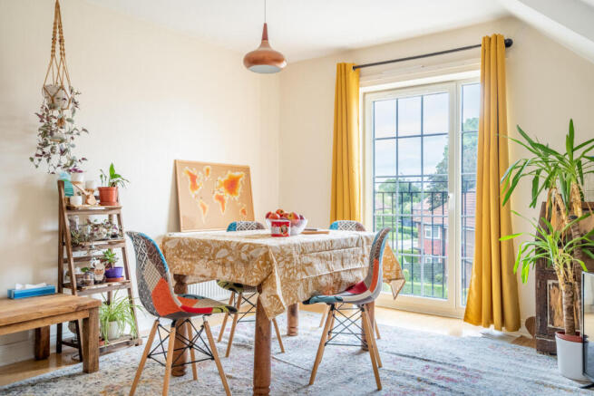 2 bed Apartment for sale Image 4