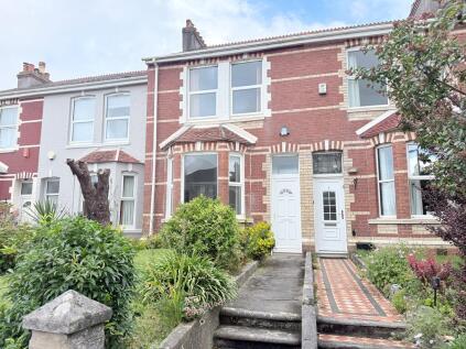 Characterful Two Bedroom Period Home with Garage in Sought-After Peverell