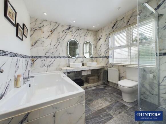 Master En-Suite