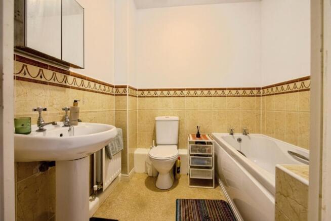 2 bed Apartment for sale Image 5