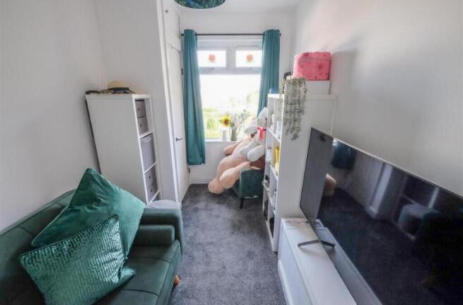 2 bed End of Terrace to rent Image 12