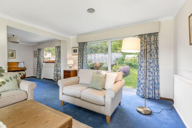 19 Cramond Glebe Gardens, Edinburgh, EH4 6NZ photo 4