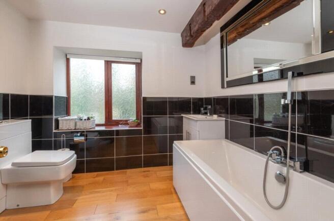 Ensuite To Bedroom 2