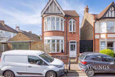 Hainault Avenue, Westcliff-On-Sea, SS0