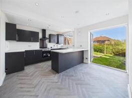 26, Besecar Avenue, Nottingham NG4 4DL