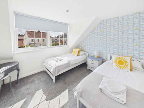 3 bed Terraced for sale Image 11