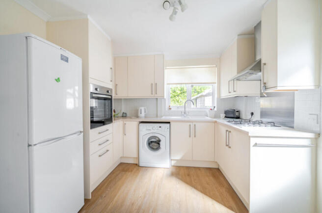 1358112-19-68d3e5...