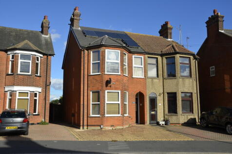 High Road West, Felixstowe