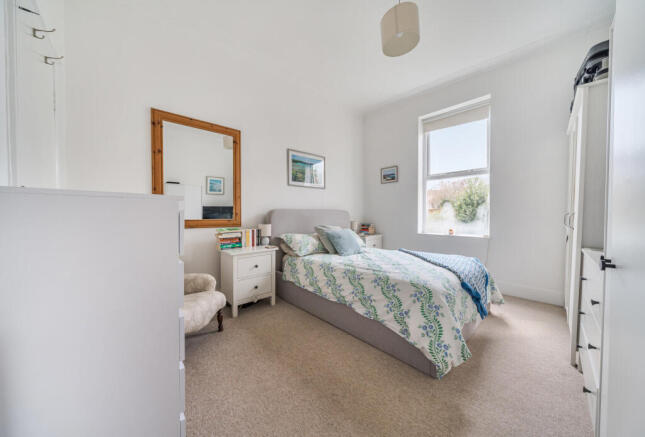 1405575-9-697b2e7...