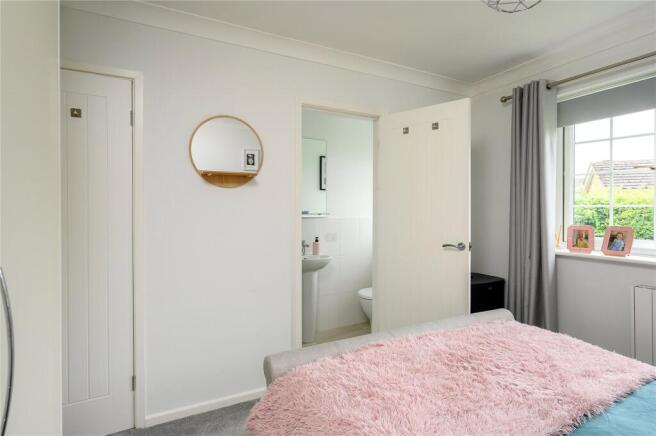 2 bed Apartment for sale Image 12