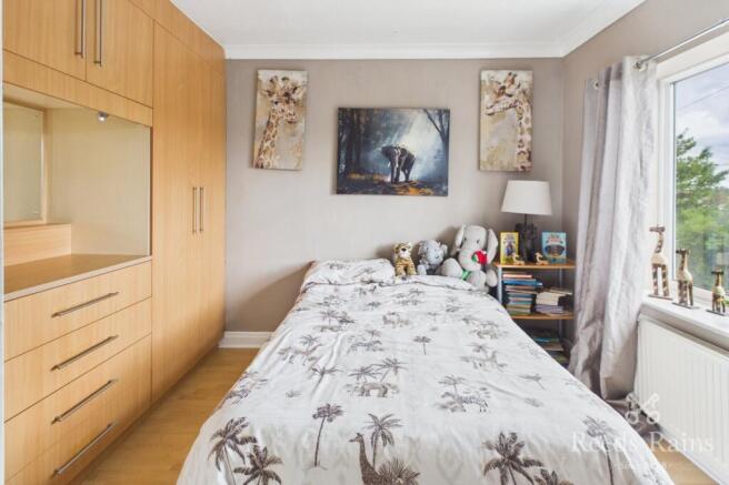 3 bed Semi-Detached for sale Image 10