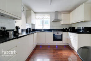 50, Wynchgate, Southgate N14 6RL