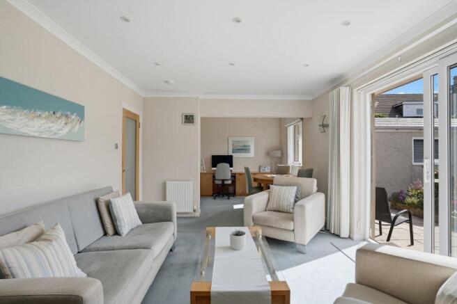 4 Riccarton Grove, Currie, EH14 5PE photo 4