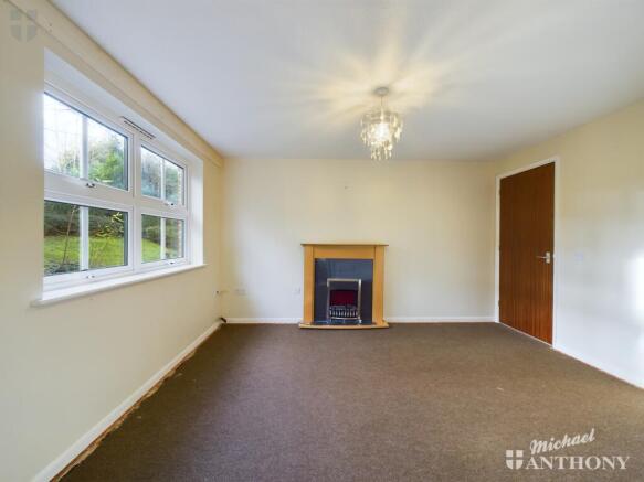 CAM03218G0-PR0450-STILL002