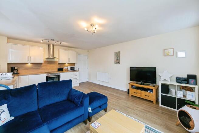 2 bed Apartment for sale Image 5