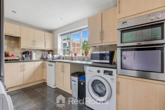 4 bed Detached for sale Image 6