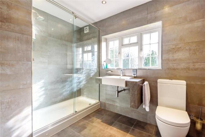 4 bed Detached to rent Image 9