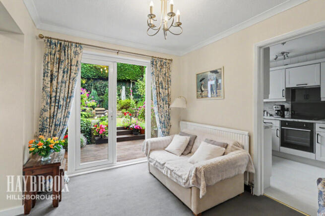 4 bed Detached for sale Image 8