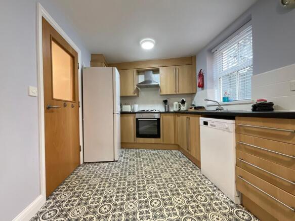 4 bed Semi-Detached for sale Image 6