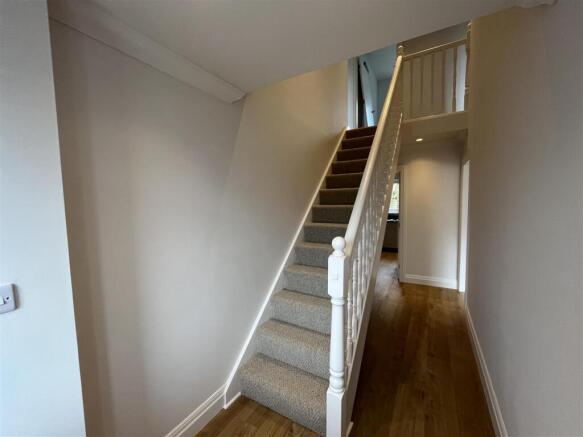 4 bed Detached for sale Image 12