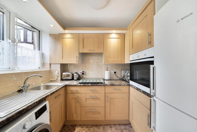 1337061-14-6895dd...