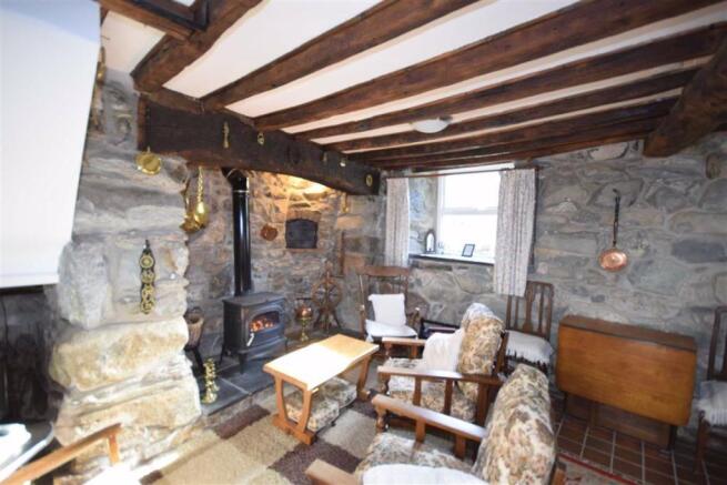 Open Plan Lounge & Kitchen