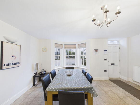 3 bed Town House for sale Image 4