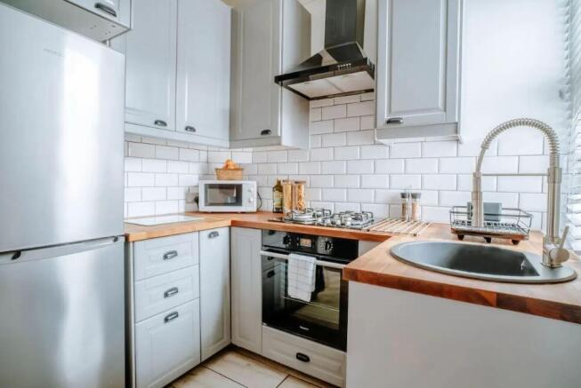 3 bed House to rent Image 9