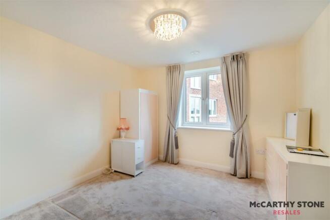 2 bed Apartment for sale Image 6