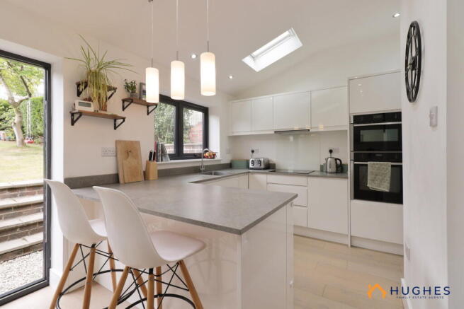3 bed Semi-Detached for sale Image 12