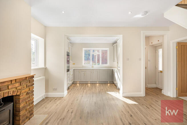 Rose Hill, Binfield, Berkshire, RG42 photo 4