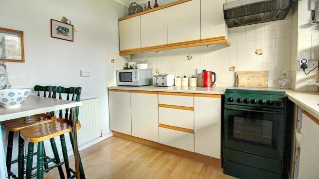 Kitchen (into recess)