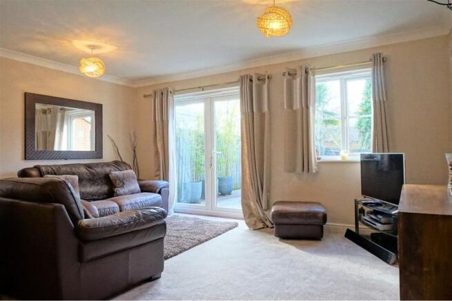 Lounge/Dining Room