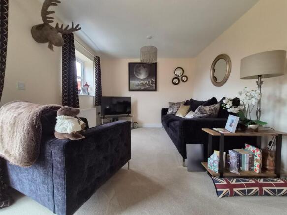 3 bed Semi-Detached for sale Image 6