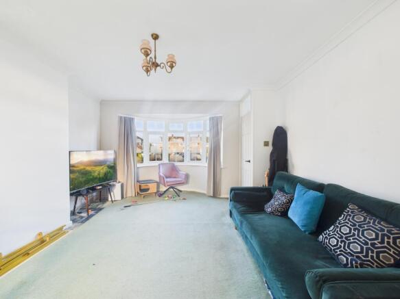 CAM04018G0-PR0417-STILL009