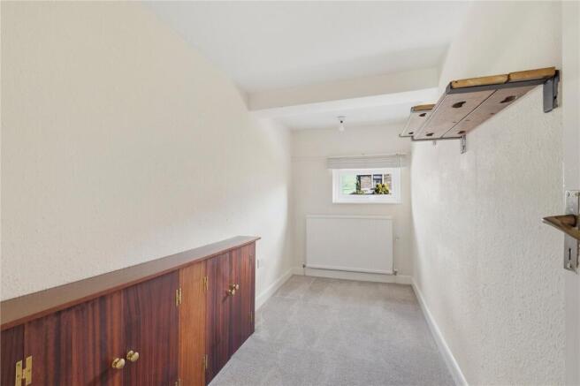 4 bed Semi-Detached to rent Image 10