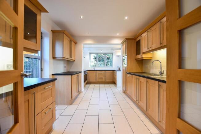 kitchen 2.jpg