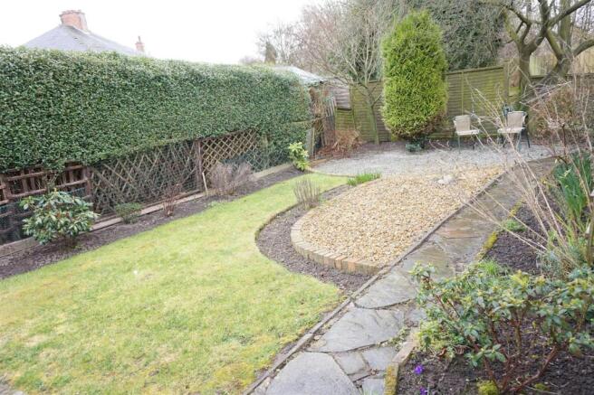 ENCLOSED REAR GARDEN
