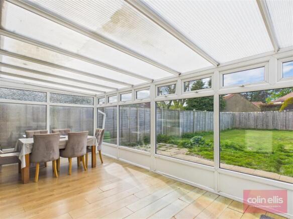 4 bed Semi-Detached Bungalow for sale Image 8