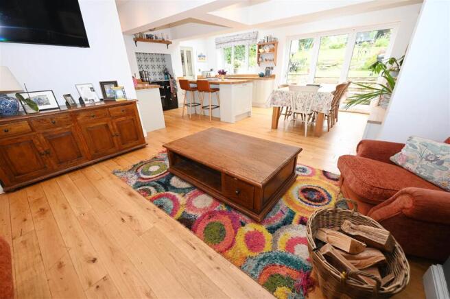 3 bed Semi-Detached for sale Image 7