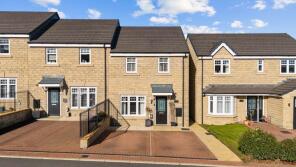 19, Forest Court, Birchencliffe, Huddersfield HD2 2FY