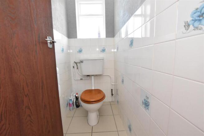 SEPARATE WC