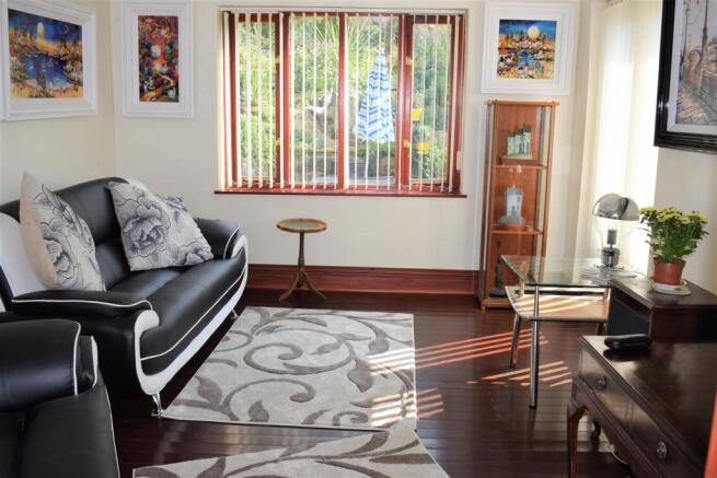 GARDEN ROOM